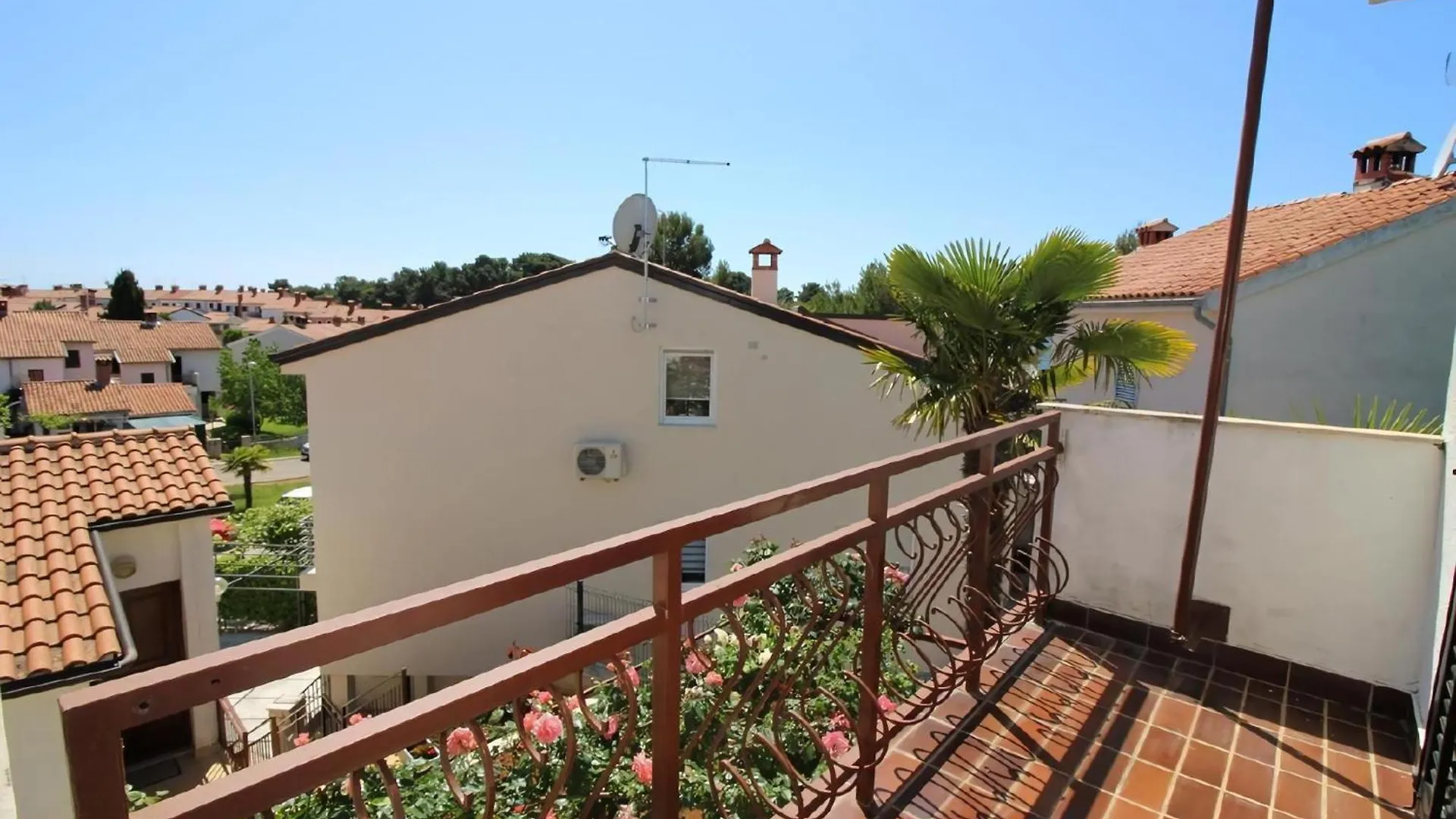 Ferienhaus Pinia In Strandnaehe Mit Garten Πόρετς 0*,